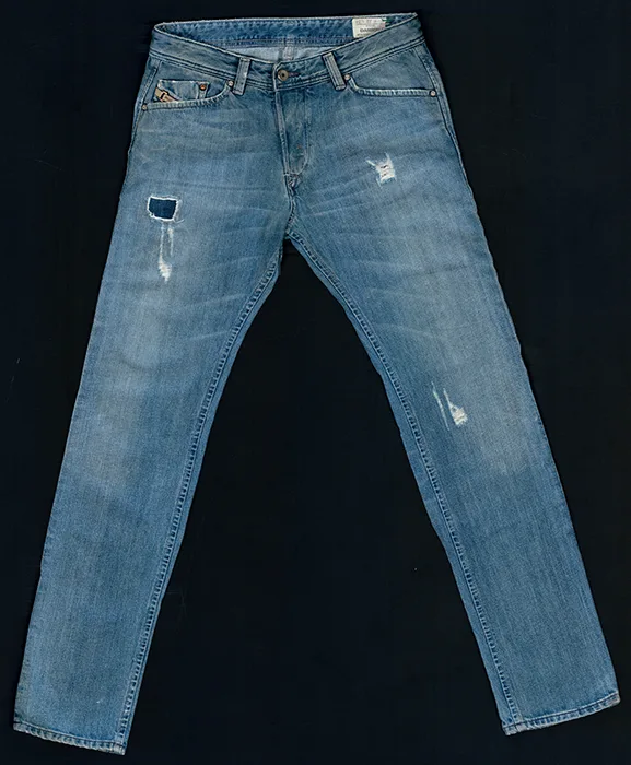 Entire jeans scanned with HD Apeiron/42 large format contact-free scanner